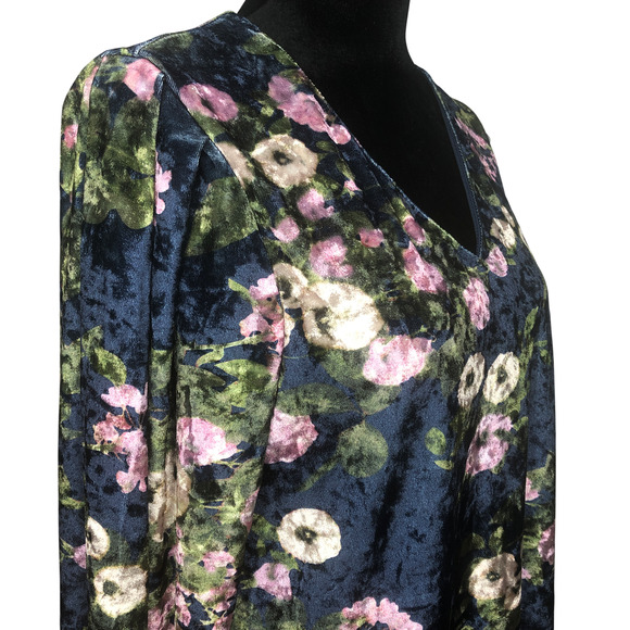 Loveriche Navy Mix Floral Velvet Dress - Size Medium - Picture 6 of 13